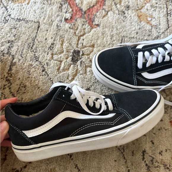 Women’s Old Skool Vans - Picture 1 of 5